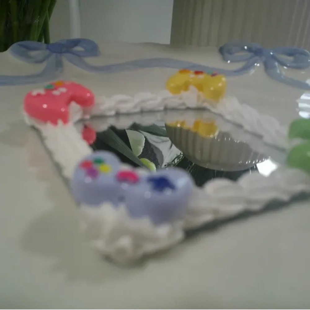 Mini Gamer Girl Mirrored Trinket Dish
